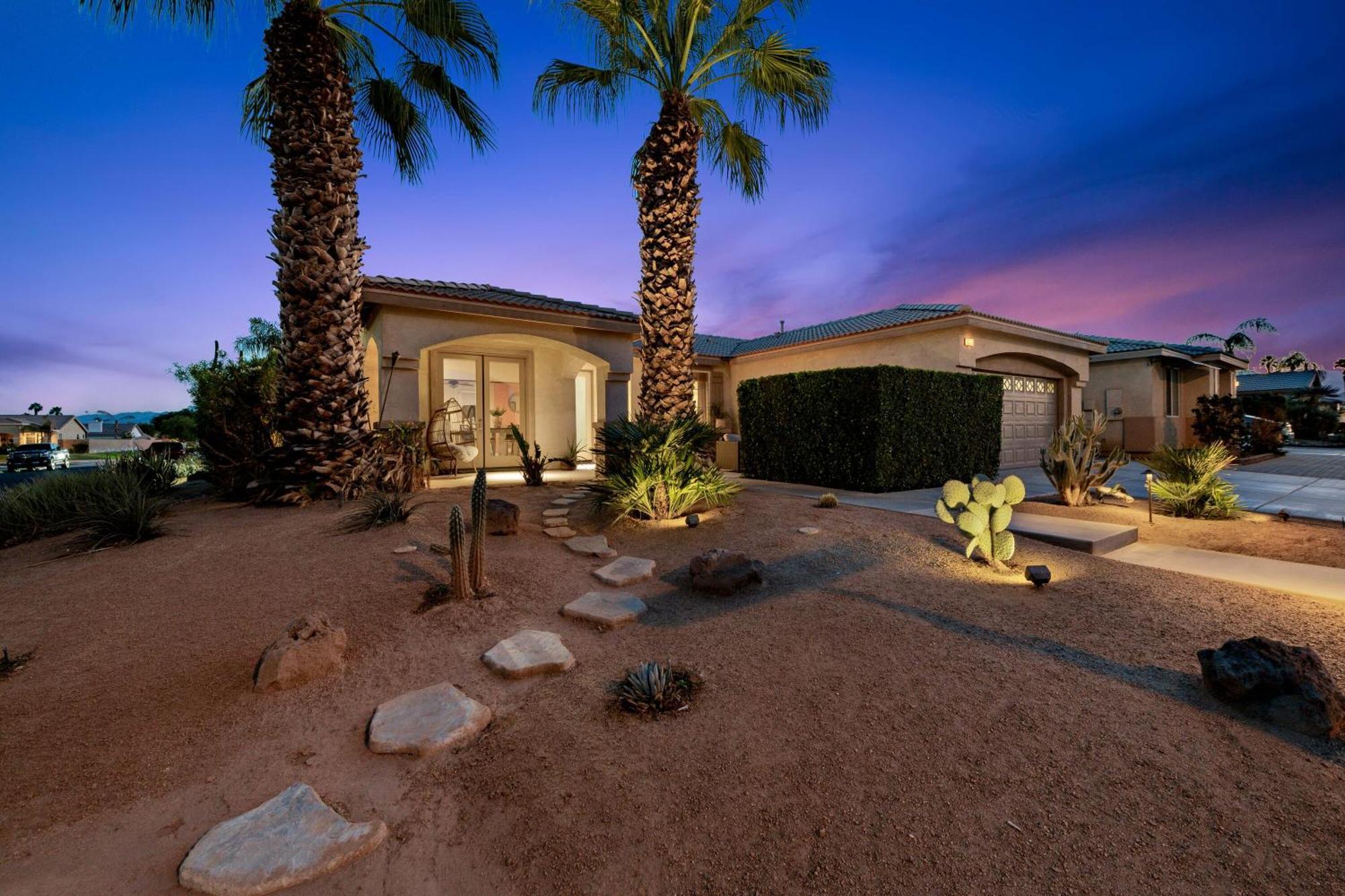 Casa Desert Muse With Heated Pool Spa Firepit Mini Golf And Games Indio Exterior photo